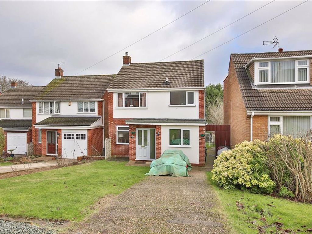 3 bed detached house for sale in Wheatcroft Close, Wingerworth