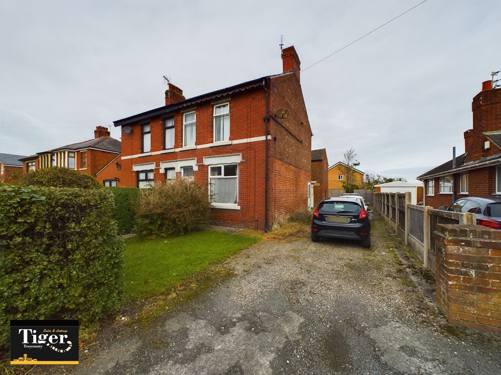 3 bed semidetached house for sale in Moss House Road, Blackpool FY4, £