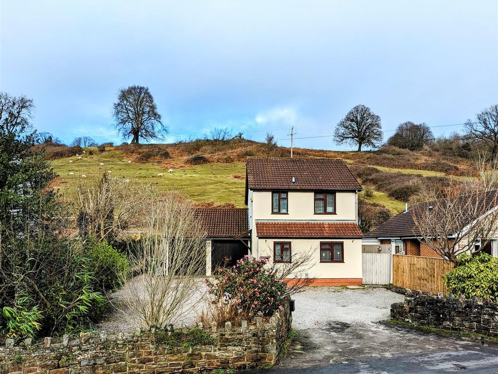 3 bed detached house for sale in High Street, Clearwell, Coleford GL16