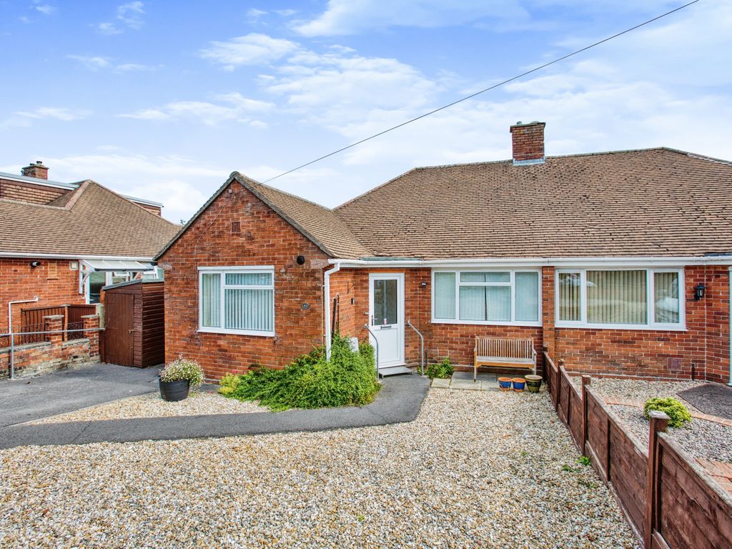 2 bed bungalow for sale in High Lea, Yeovil, Somerset BA21, £240,000