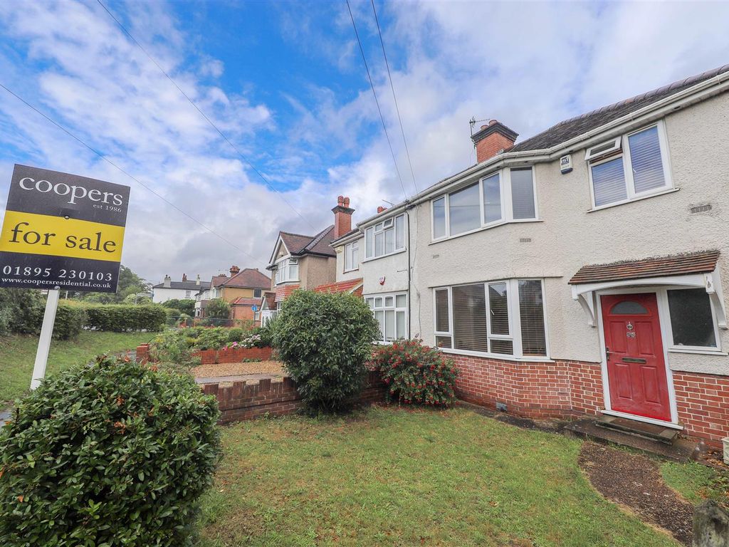 3 bed semidetached house for sale in Harlington Road, Hillingdon UB8