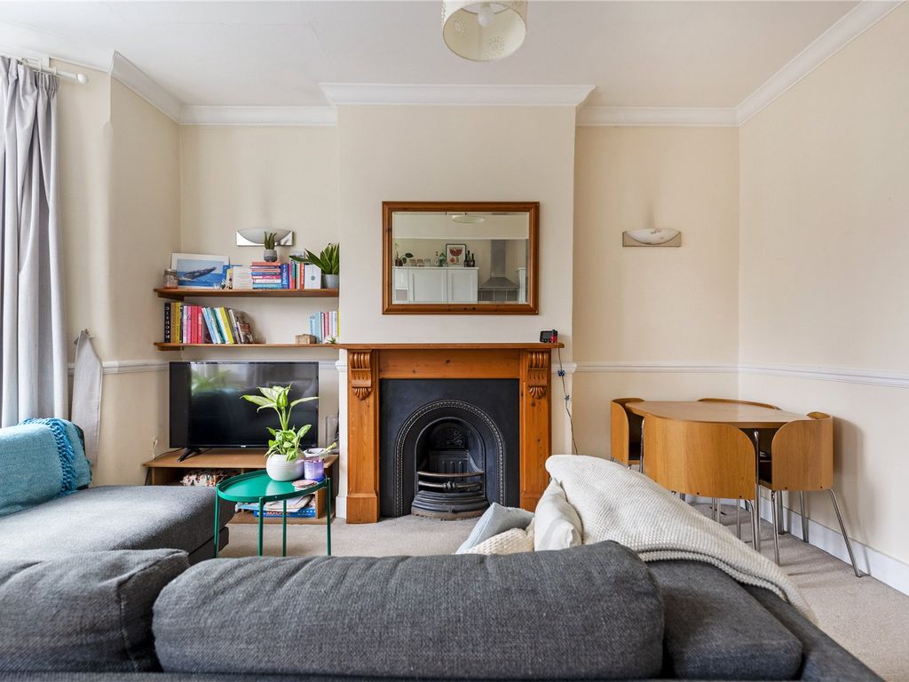 2 bed flat to rent in Cambray Road, London SW12, £2,100 pcm Zoopla