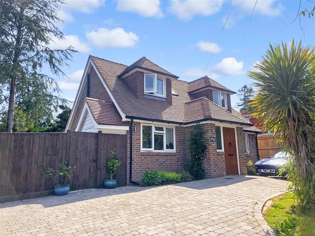 3 bed detached house for sale in Furzefield Road, East Grinstead, West