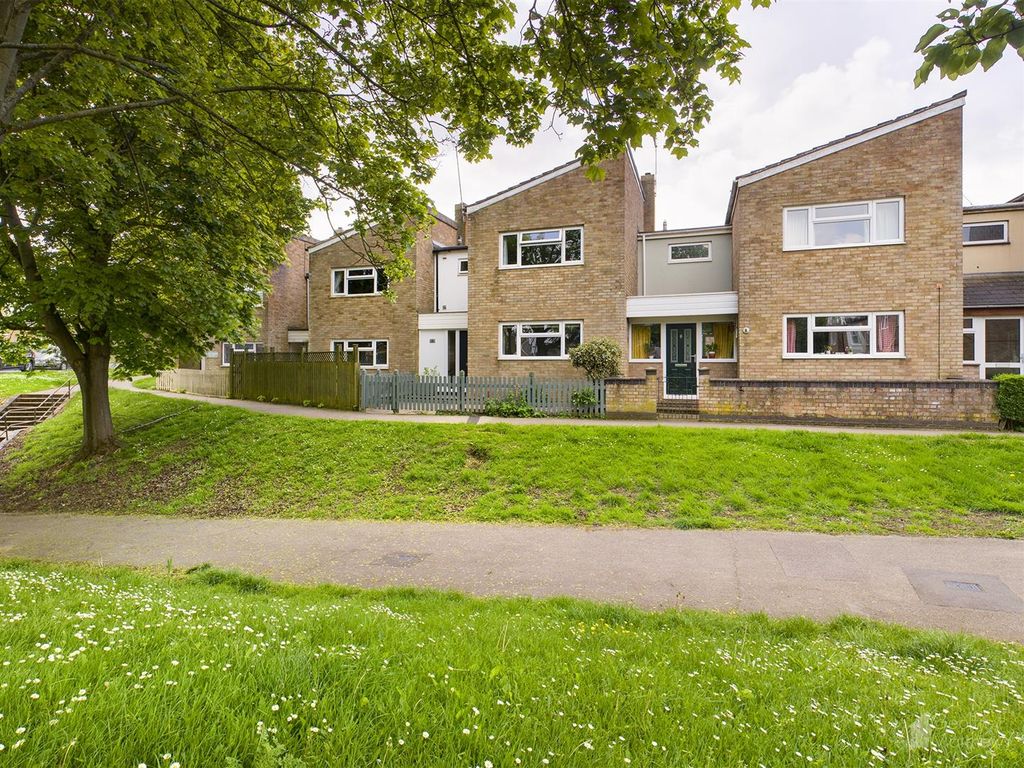 3 bed terraced house for sale in Ascot Crescent, Martinswood, Stevenage