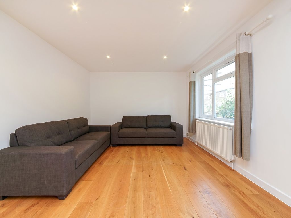4 bed end terrace house to rent in Moore Walk, London E7, £3,000 pcm
