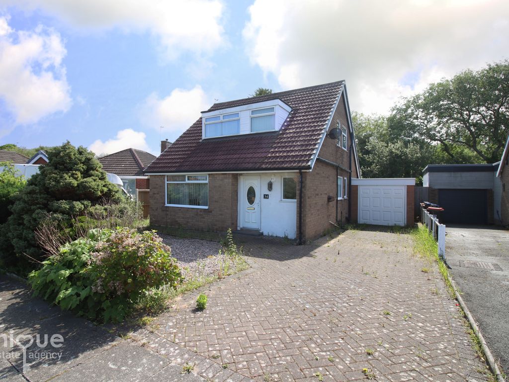 4 bed bungalow for sale in Seniors Drive, ThorntonCleveleys FY5, £