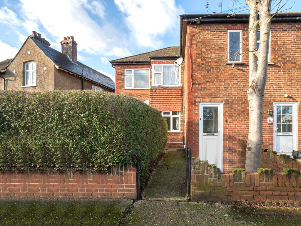 2 bed for sale in Barnscroft, Raynes Park SW20 Zoopla
