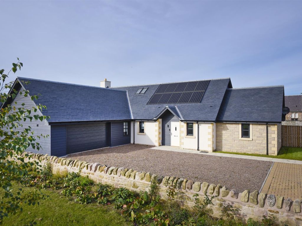 3 bed detached bungalow for sale in 10 Laidlaw Avenue, Swinton, Duns