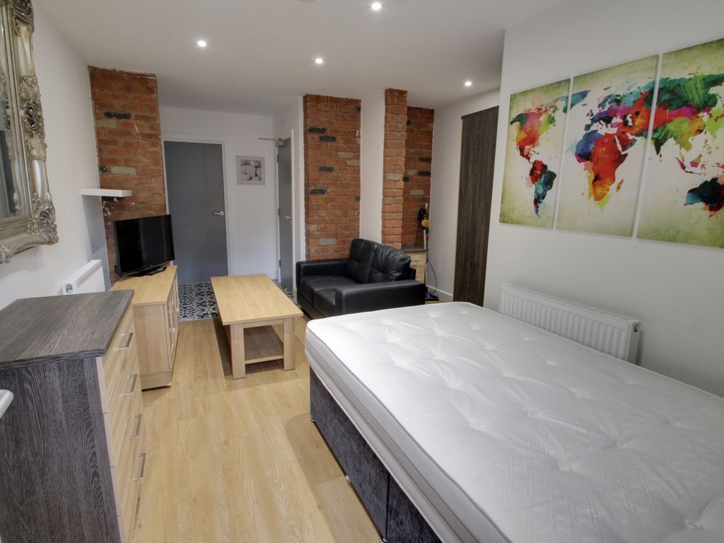 Studio to rent in Braunstone Gate, Leicester LE3, £750 pcm Zoopla