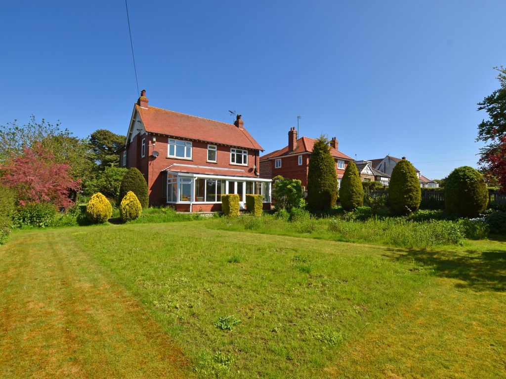 4 bed detached house for sale in Racecourse Road, East Ayton