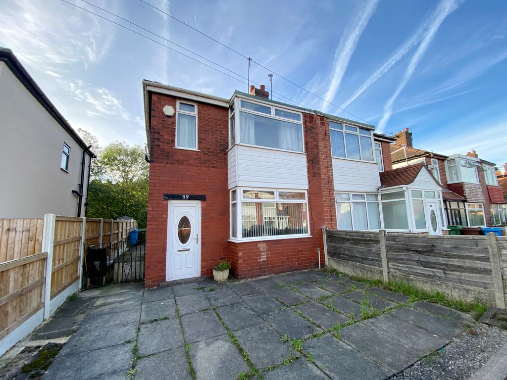 3 bed semidetached house for sale in Welbeck Avenue, Chadderton