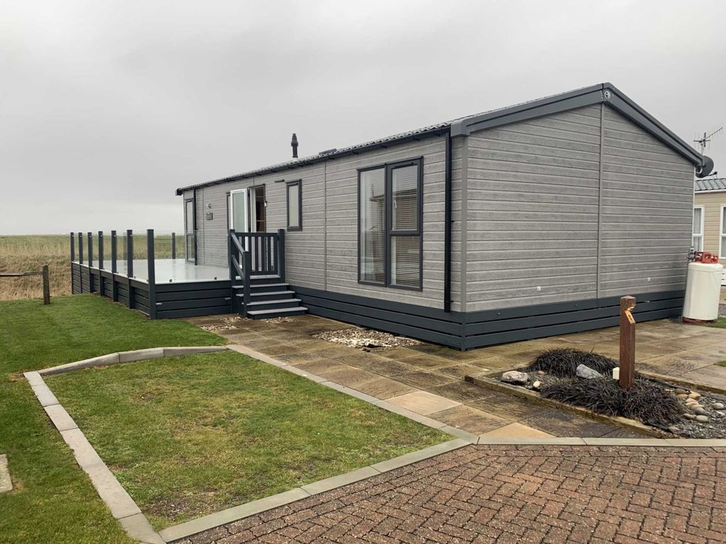 3 bed lodge for sale in Seal Bay Resort (Bunn Leisure), Selsey PO20