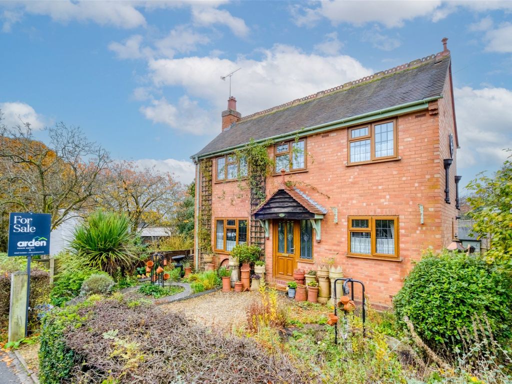 2 bed detached house for sale in Castle Street, Astwood Bank, Redditch