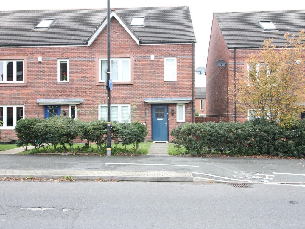 3 bed property to rent in Turnbull Road, West Timperley, Altrincham