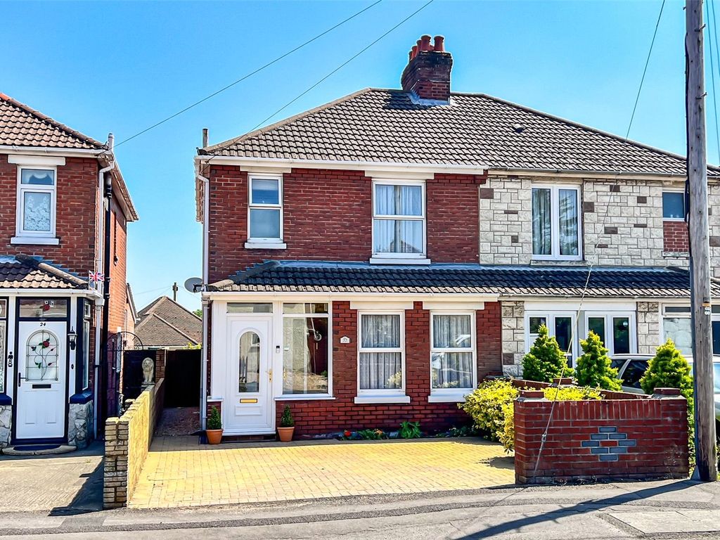 3 bed semidetached house for sale in Kathleen Road, Southampton