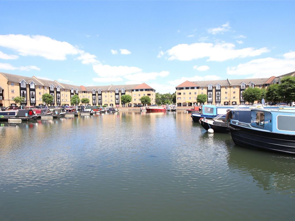 2 bed flat for sale in Stephenson Wharf, Apsley Lock, Hemel Hempstead