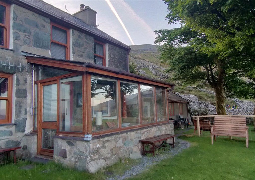 3 bed detached house for sale in Dinorwic, Caernarfon, Gwynedd LL55