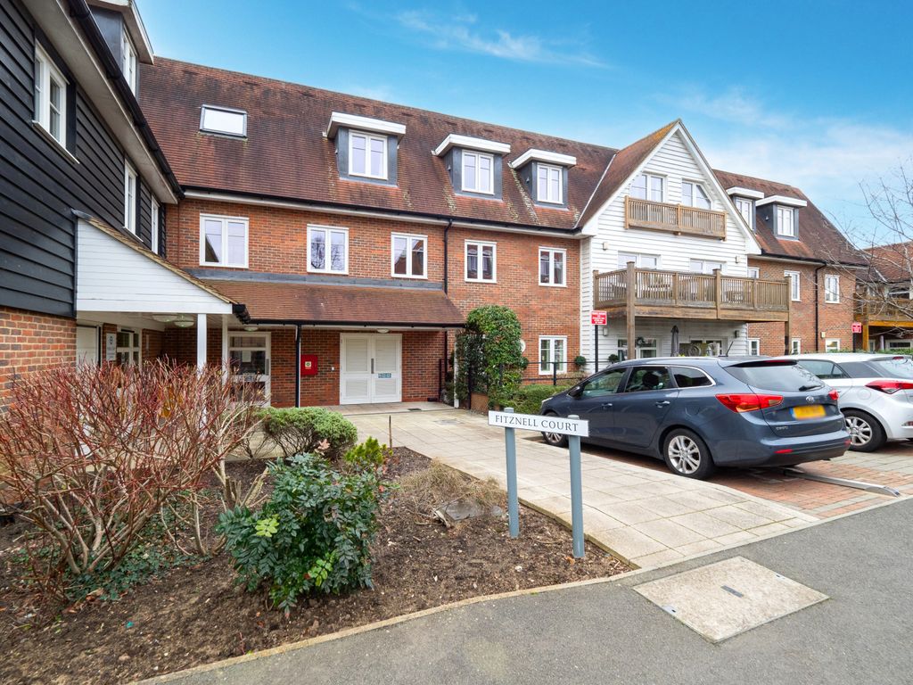 2 bed flat for sale in Pond Hill Gardens, Cheam, Sutton SM3, £400,000