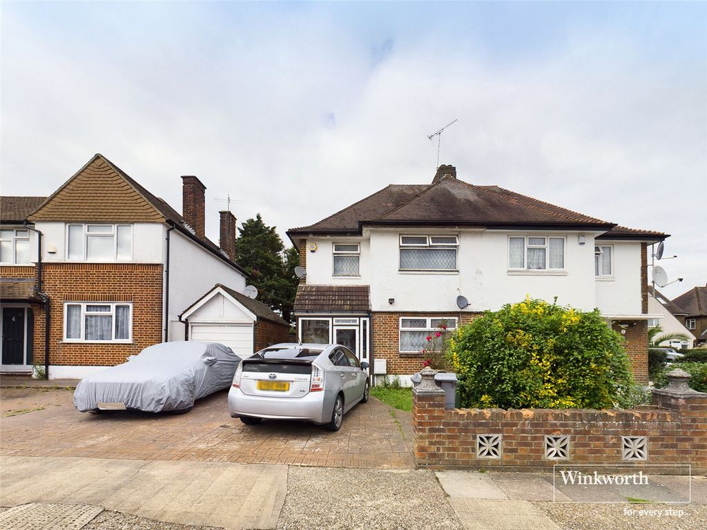 3 bed semidetached house for sale in Melbury Road, Harrow, Middlesex