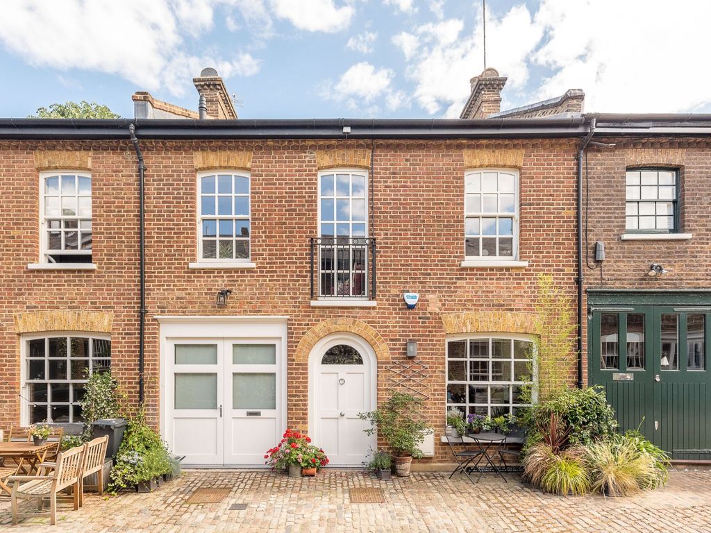 Turnchapel Mews, London SW4