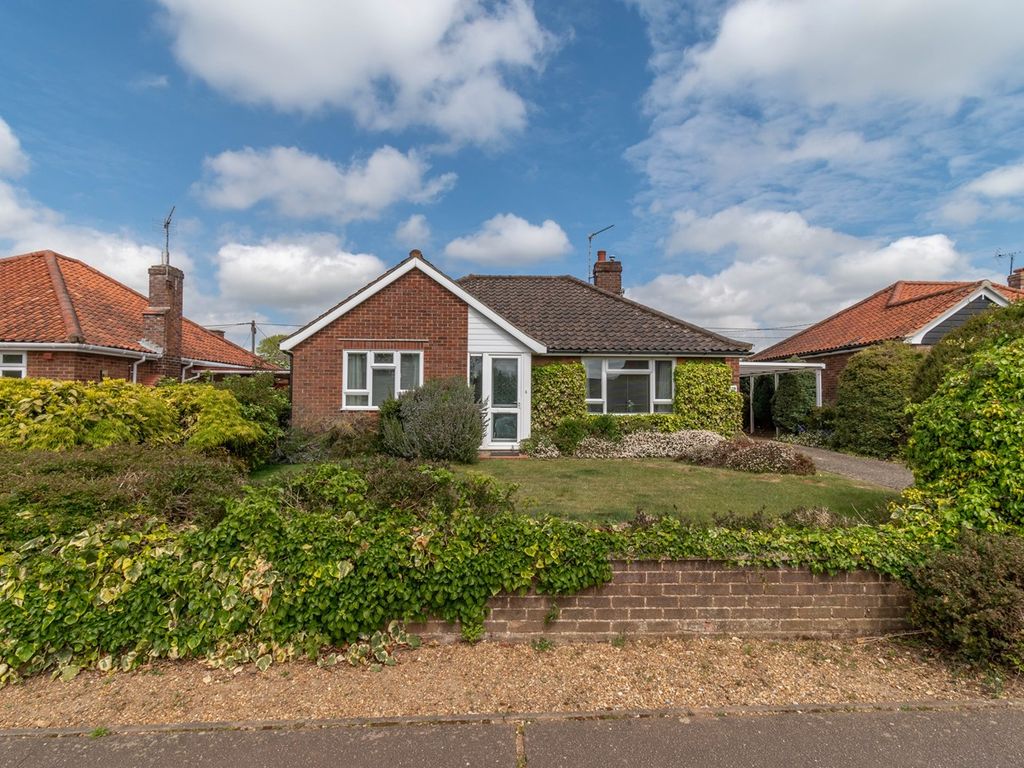 2 bed detached bungalow for sale in Norwich Road, Fakenham NR21 Zoopla