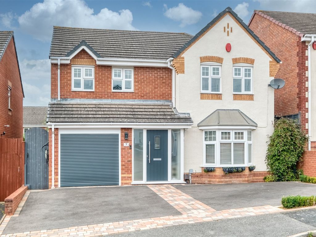 4 bed detached house for sale in Valencia Road, The Oakalls, Bromsgrove