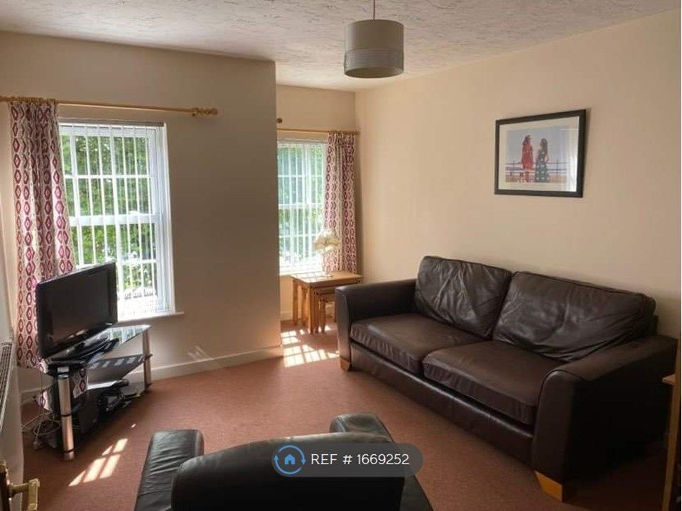 2 bed flat to rent in Ampleforth House, Warrington WA1 Zoopla