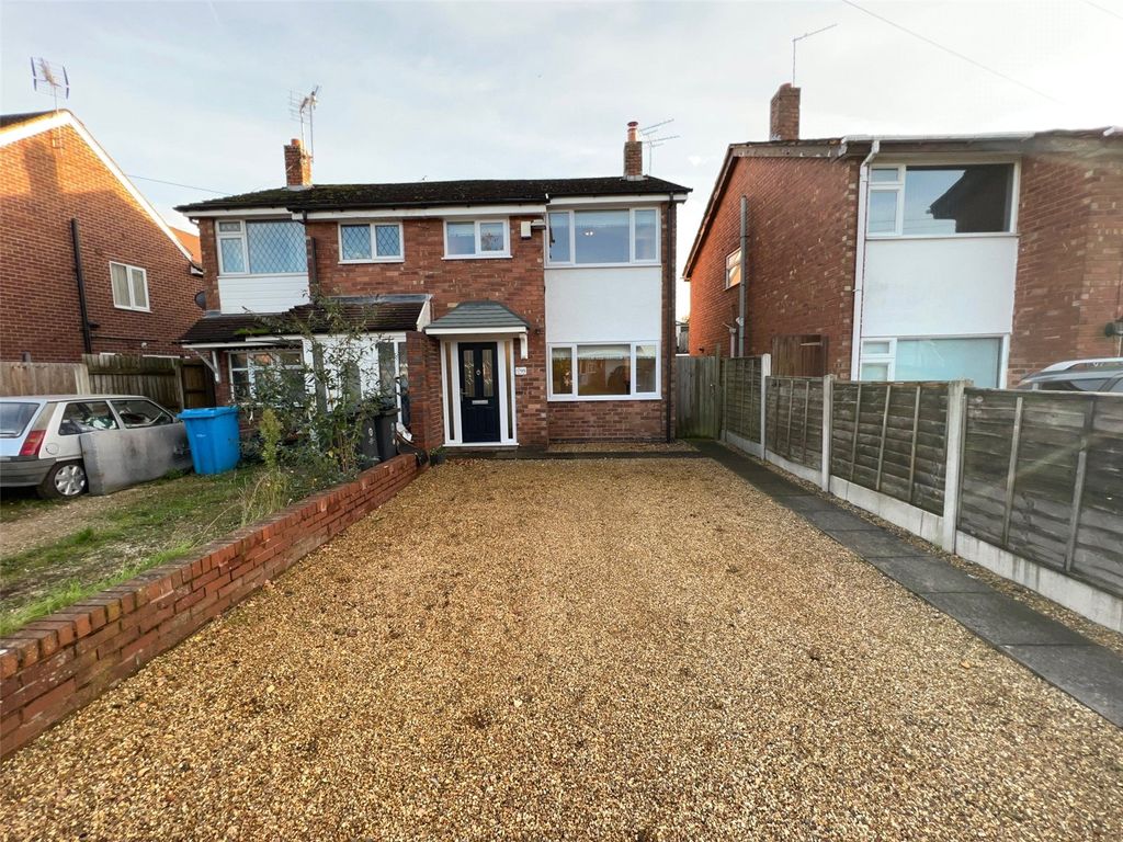 3 bed semidetached house to rent in Hazel Grove, Wombourne