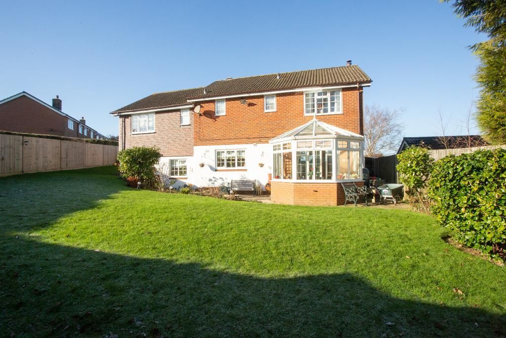 5 bed detached house for sale in Gorse Hill, Broad Oak, Heathfield