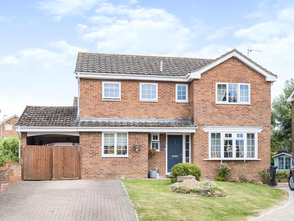 4 bed detached house for sale in Ripple Field, Freshbrook, Swindon SN5