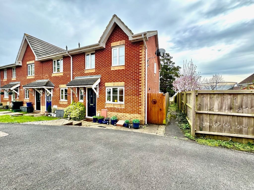 3 bed property for sale in Rockfield Grove, Undy, Caldicot NP26, £