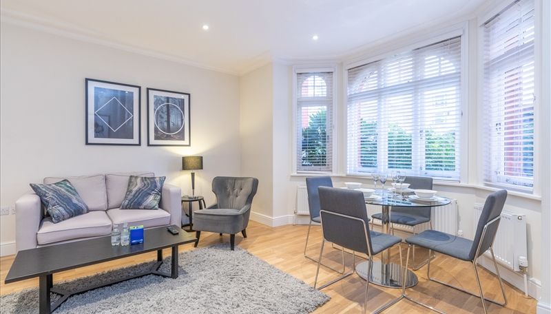 2 bed flat to rent in King Street, Hammersmith W6, £3,597 pcm - Zoopla