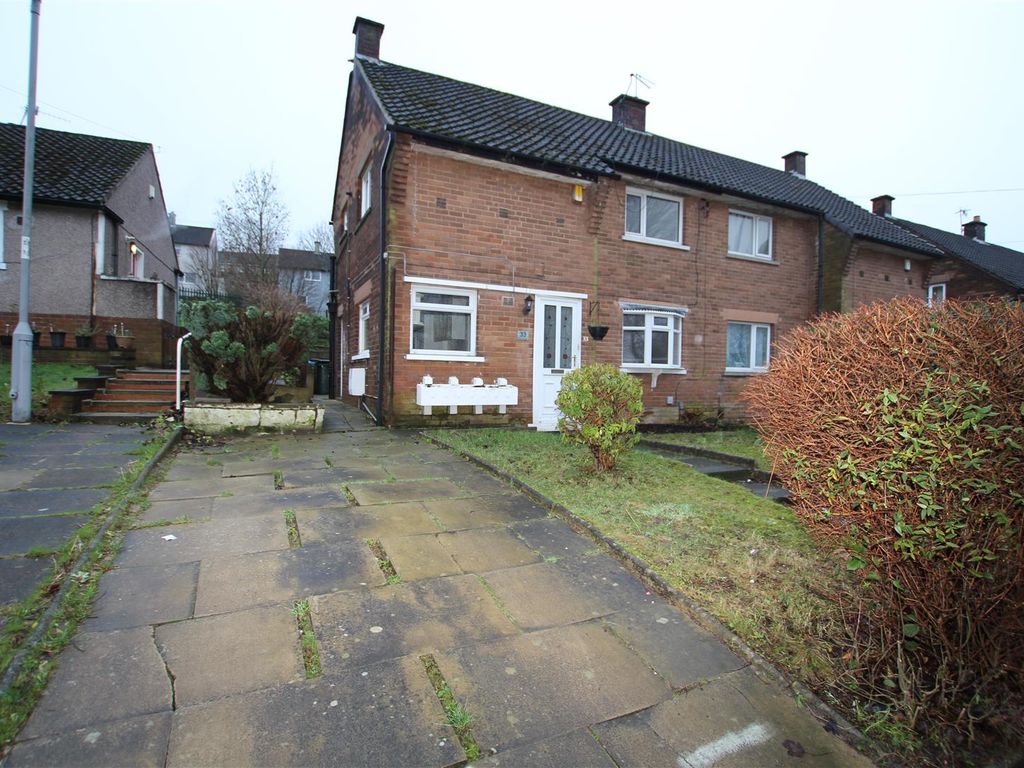 3 bed semidetached house to rent in The Haven, Greengates, Bradford