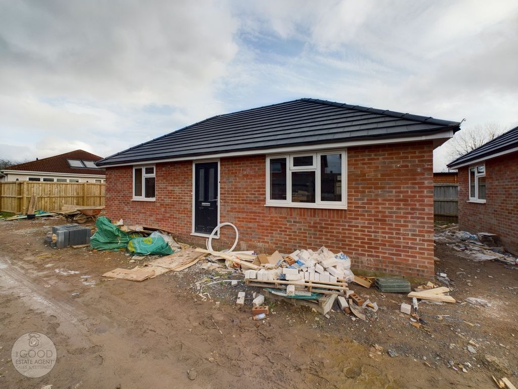 2 bed bungalow for sale in 2 Bedroom Bungalow, Ross Road, Hereford HR2