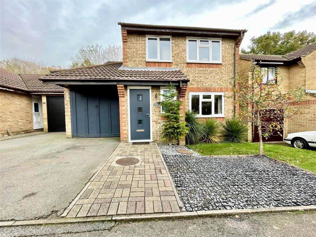 4 bed linkdetached house for sale in Tall Ash Drive, St. LeonardsOn