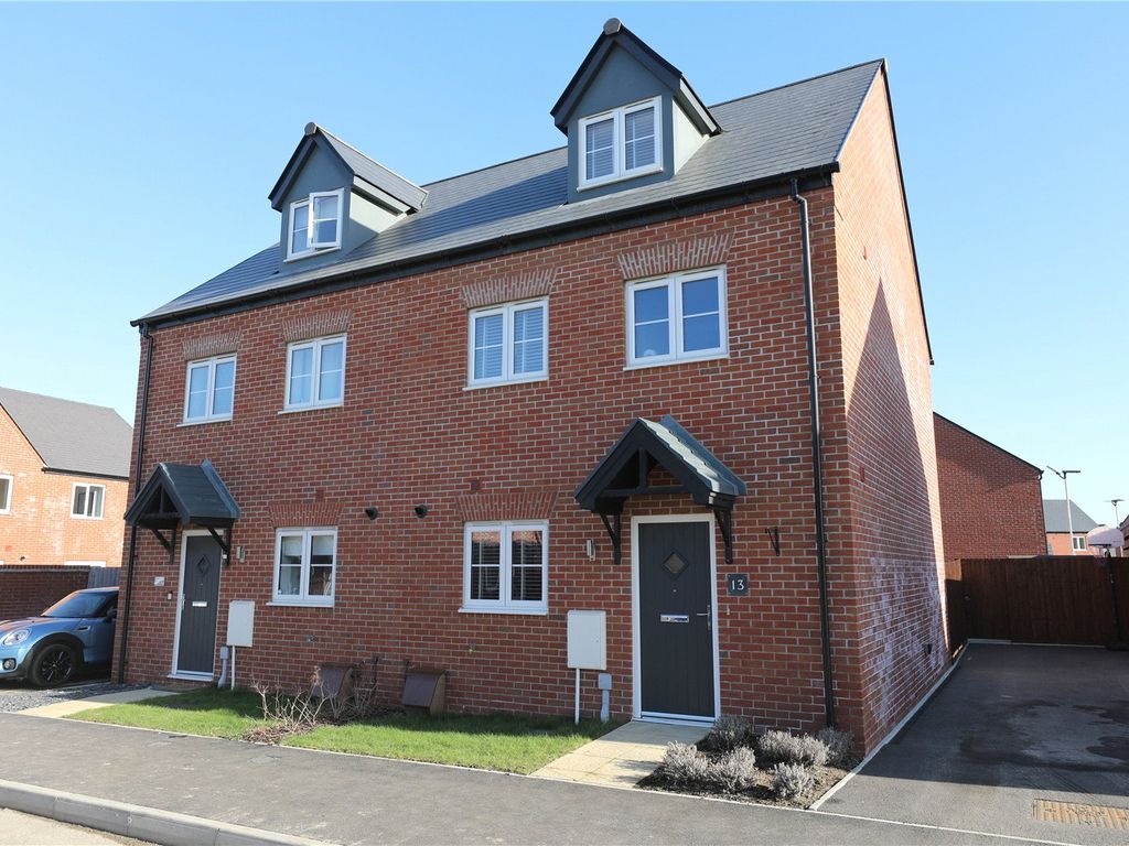 4 bed semidetached house for sale in Ironbridge Road, Twigworth