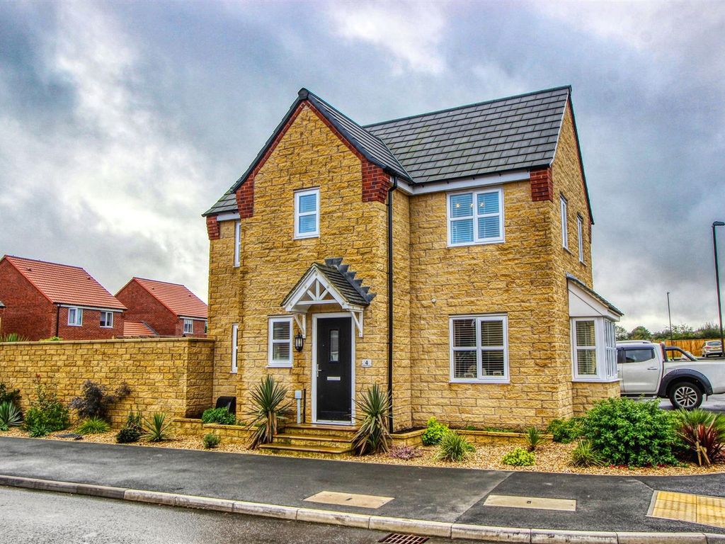 3 bed detached house for sale in Foxglove Close, Bolsover, Chesterfield