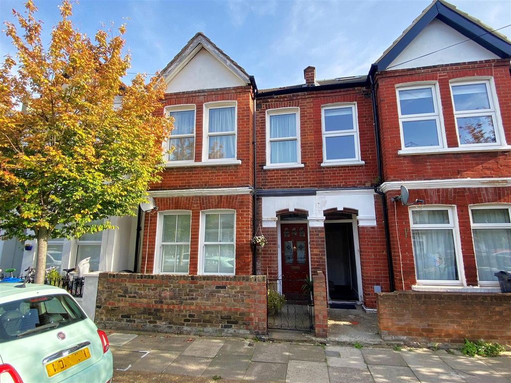 2 bed to rent in College Road, Colliers Wood, London SW19, £