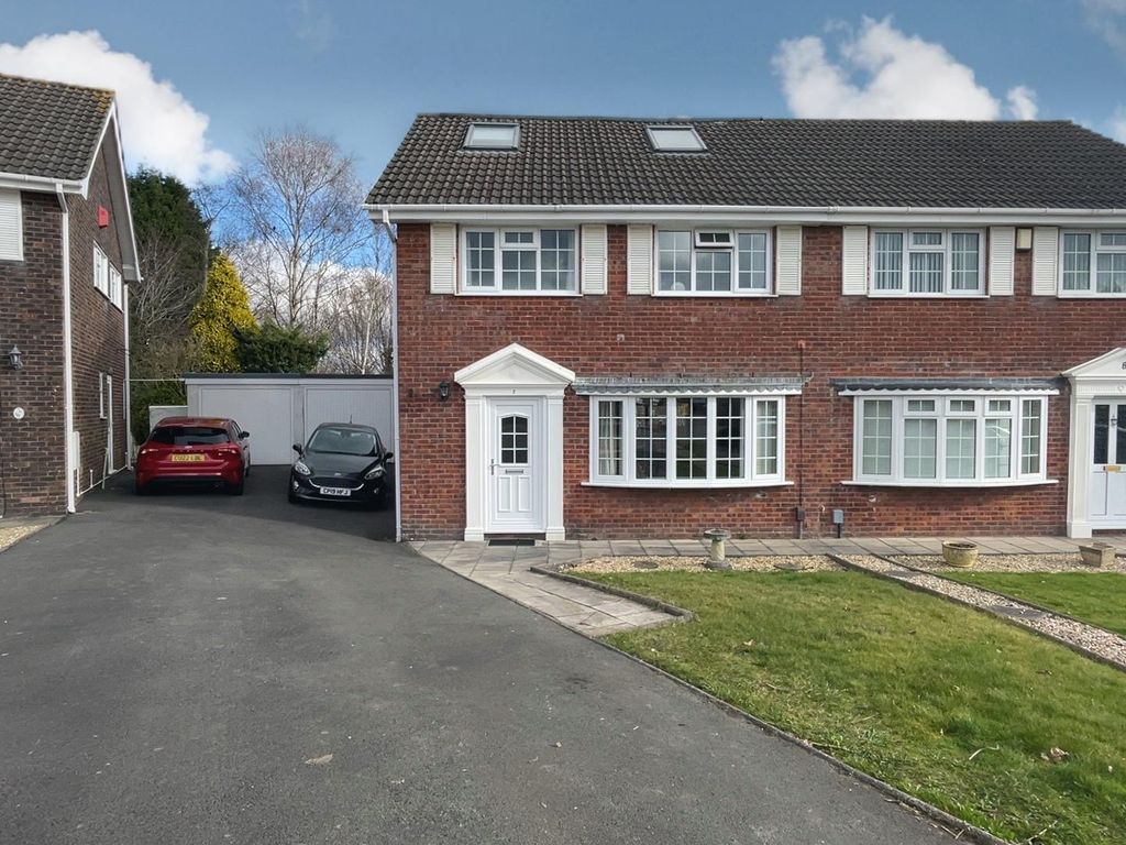 4 bed semidetached house for sale in Sandringham Close, Gorseinon