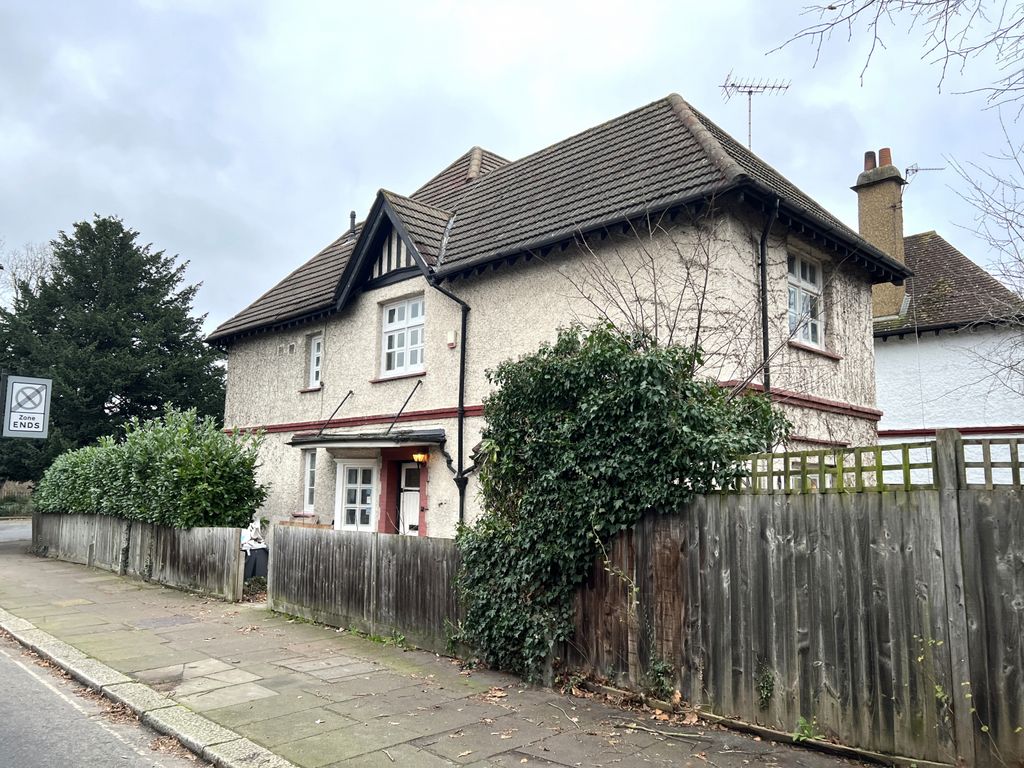 5 bed end terrace house for sale in Cleveland Road, London W13, £
