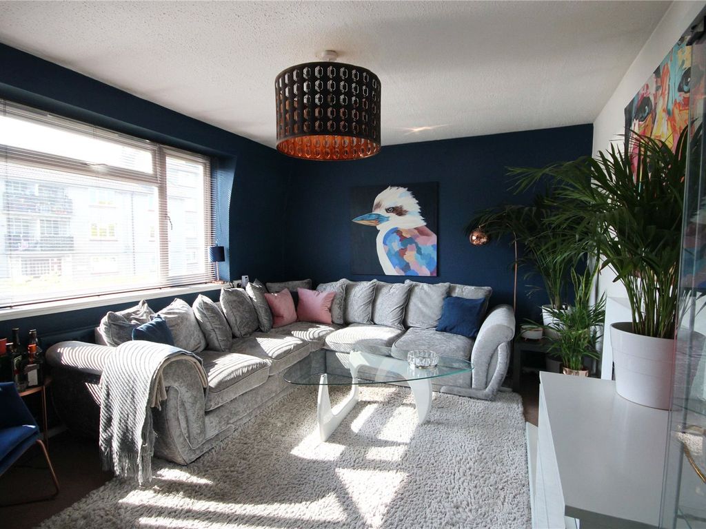 2 bed flat to rent in Pitman Road, Cheltenham, Gloucestershire GL51