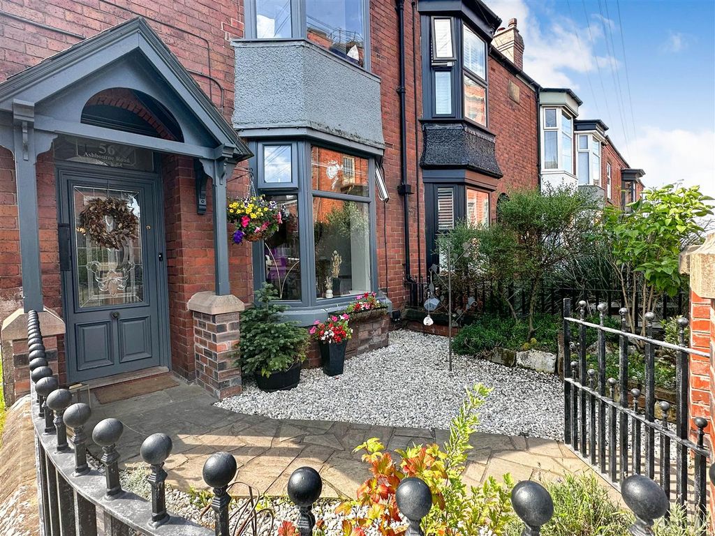 3 bed town house for sale in Ashbourne Road, Leek, Staffordshire ST13