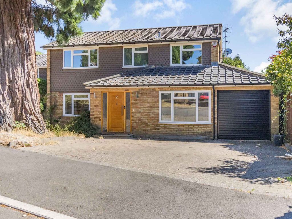 4 bed detached house for sale in Sequoia Park, Hatch End HA5 Zoopla