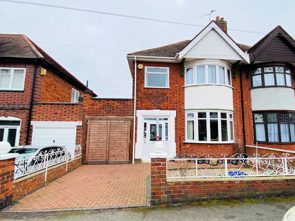 3 bed semidetached house for sale in Kingswood Avenue, Western Park LE3, £280,000 Zoopla