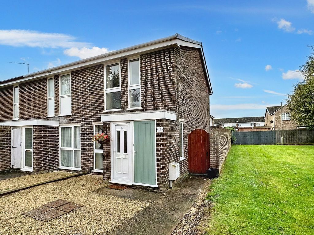 2 bed end terrace house for sale in Close, Grove, Wantage OX12