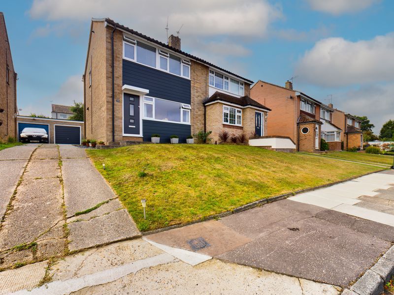 3 bed semidetached house for sale in Filbert Crescent, Crawley RH11