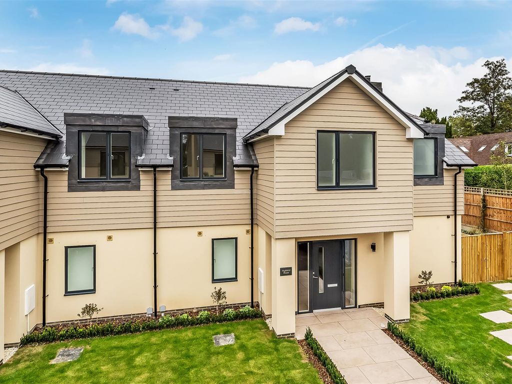 New home, 6 bed semidetached house for sale in Kennel Lane, Fetcham