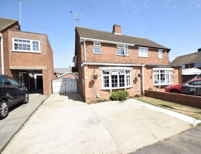 3 bed semidetached house to rent in Hornsby Close, Luton LU2 Zoopla