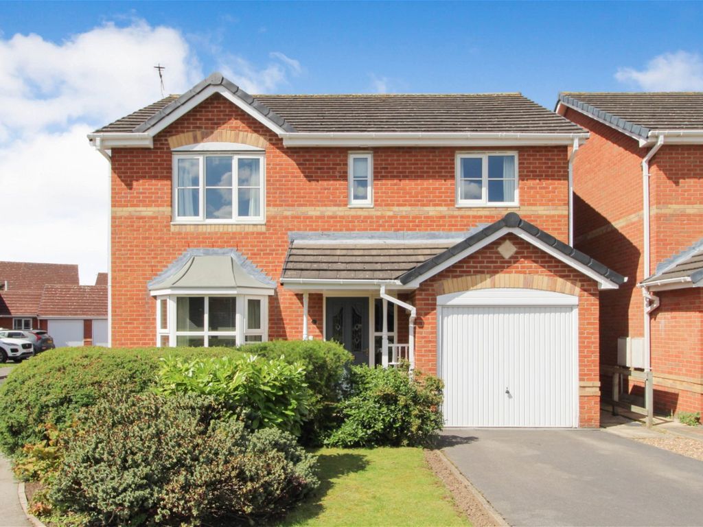 4 bed detached house for sale in Brierley Close, Snaith DN14, £300,000