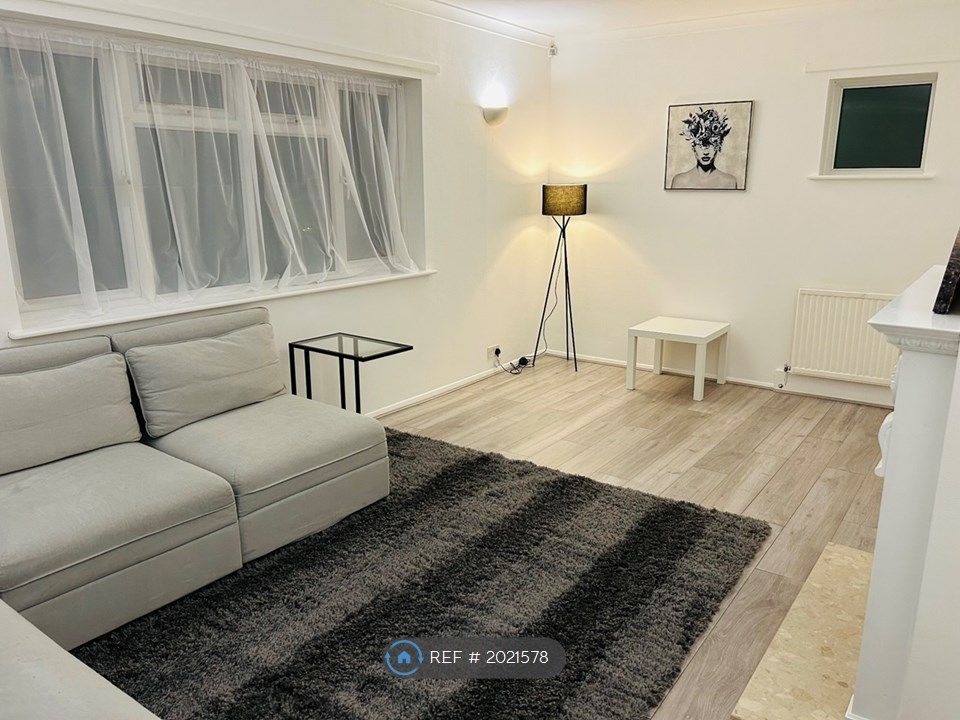 3 bed semidetached house to rent in Keel Drive, Slough SL1, £2,100 pcm